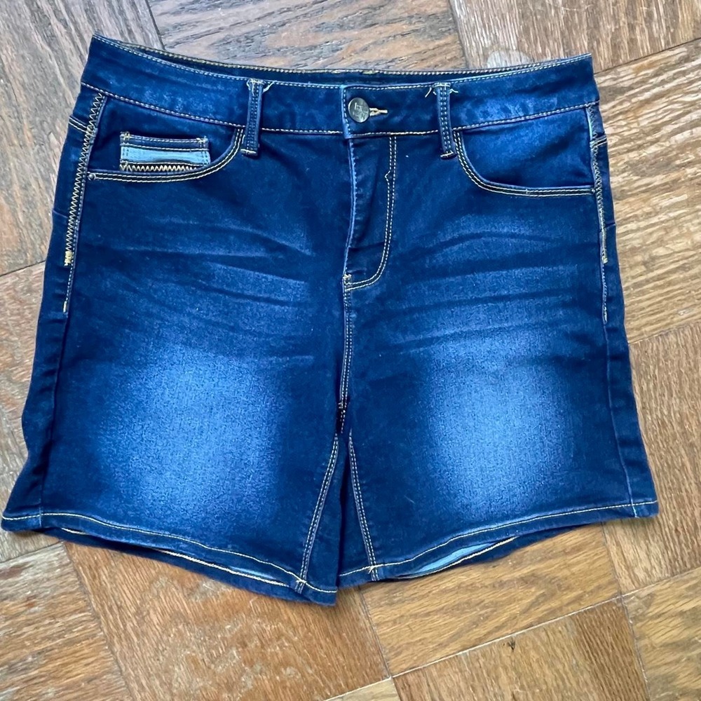 New THORN size 12 Navy blue denim mid-rise shorts with yellow stitching - Picture 2 of 7